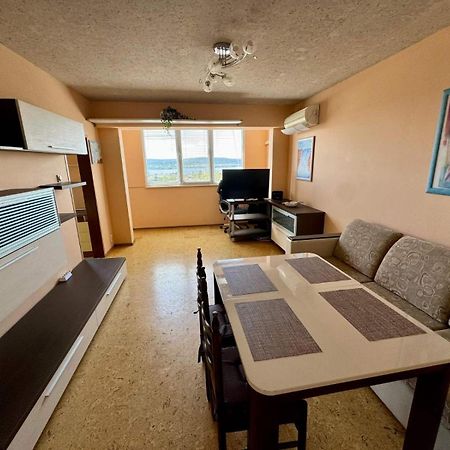 Kati Home Warna Exterior foto